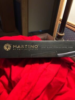 Martino by Martino Cartier heat blade Straightening Comb NWOT